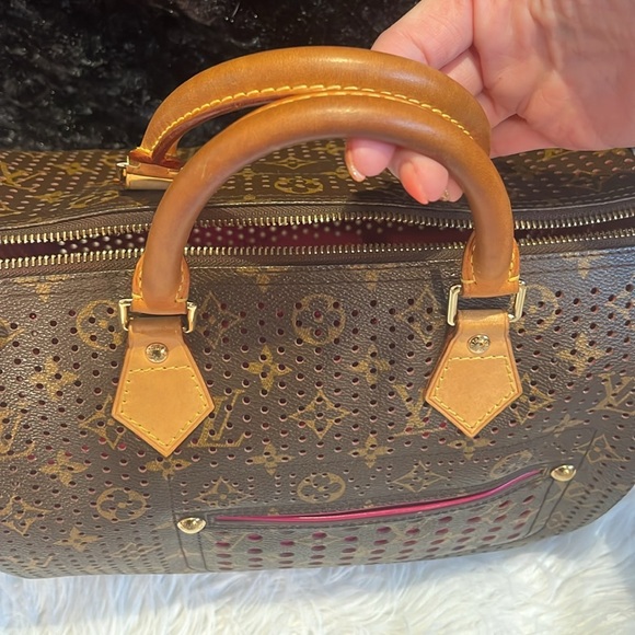 Louis Vuitton Perforated
Speedy 30 Limited Edition - Picture 3 of 8